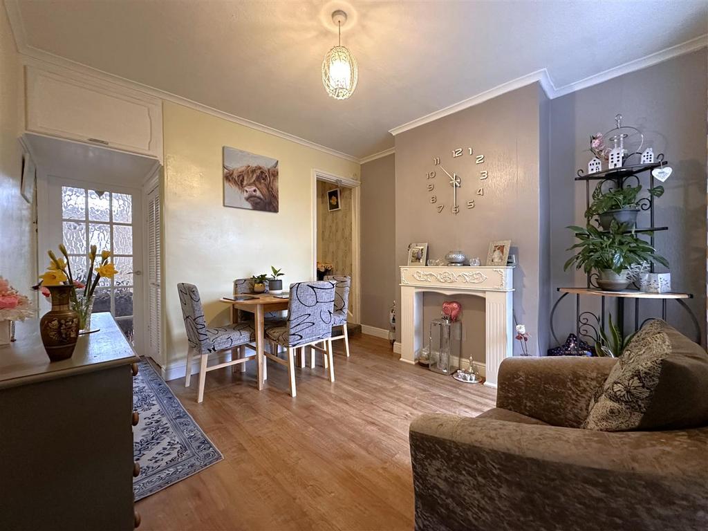 Dining Room 577