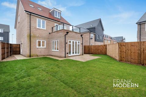4 bedroom detached house for sale, Plot 117, The Oundle, Hampton Heights, PE7