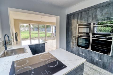 undefined, Kirby-le-Soken, Frinton-on-Sea CO13