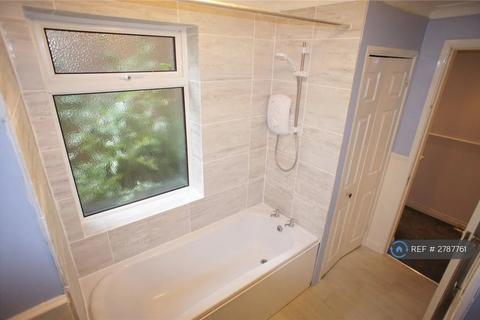 2 bedroom flat to rent, Watersmeet Way, London, SE28