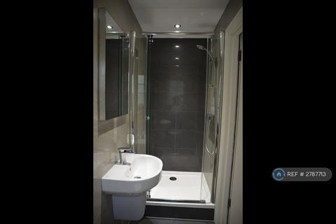 2 bedroom flat to rent, Woking, Woking, GU22