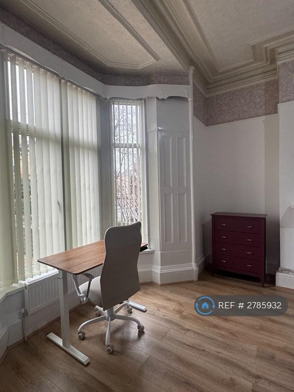 Striking Double Glazed Windows, Standing Desk