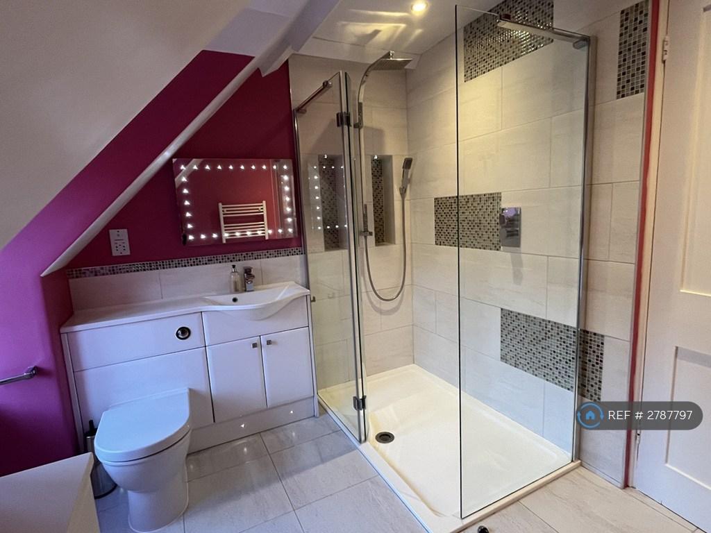 Bathroom Shared By Bedrooms 4,5&amp;6