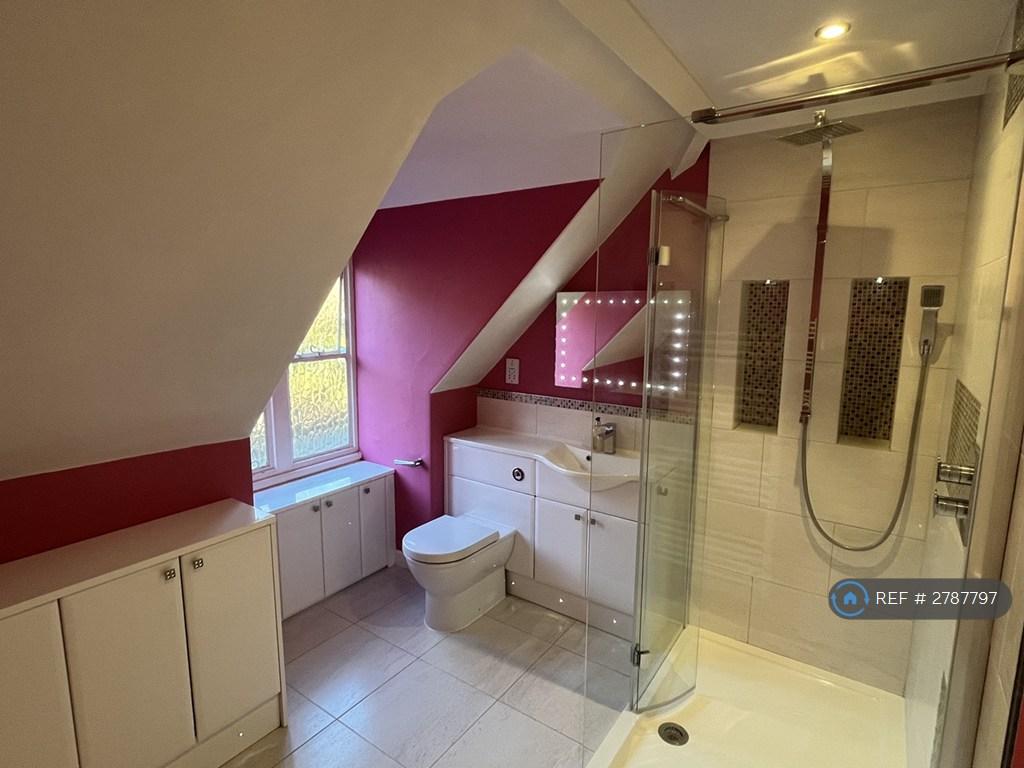 Bathroom Shared By Bedrooms 4,5&amp;6