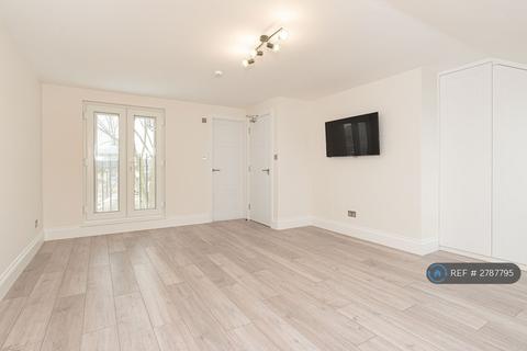Studio to rent, South Norwood, South Norwood, SE25