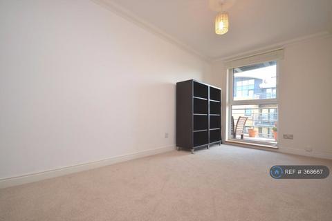 2 bedroom flat to rent, Glaisher Street, London, SE8