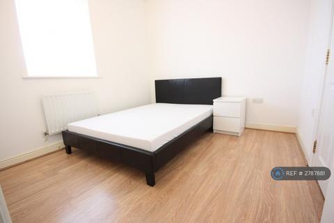 2 bedroom flat to rent, Kelly Avenue, London, SE15