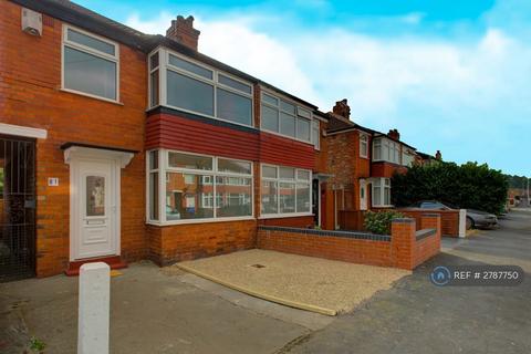3 bedroom terraced house to rent, St. Davids Road, Cheadle, SK8