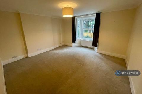 2 bedroom flat to rent, Hastings Road, Battle, TN33