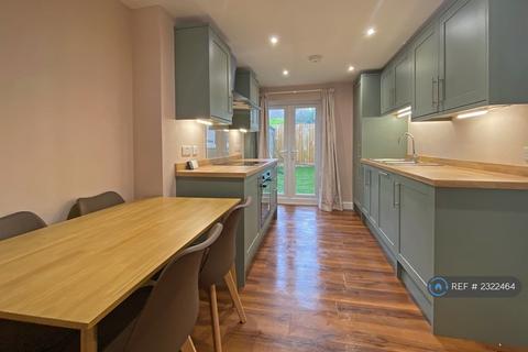 3 bedroom semi-detached house to rent, Grosvenor Street, Barnstaple, EX32