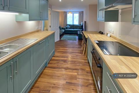 3 bedroom semi-detached house to rent, Grosvenor Street, Barnstaple, EX32