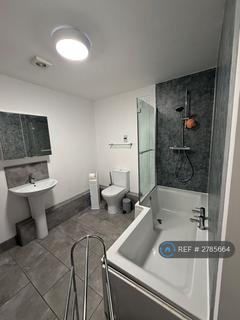 2 bedroom flat to rent, Drayton Street, Manchester, M15