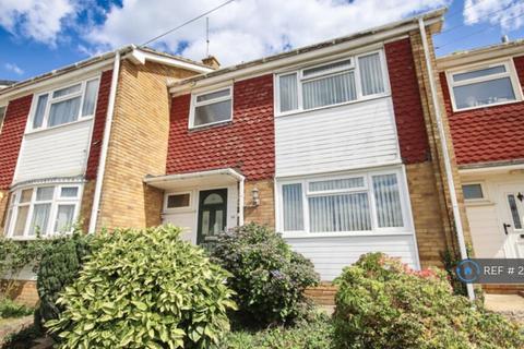 3 bedroom terraced house to rent, Longridge, Sittingbourne, ME10