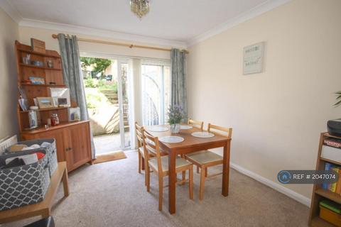 3 bedroom terraced house to rent, Longridge, Sittingbourne, ME10