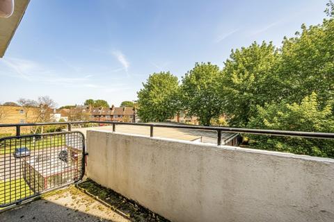 2 bedroom apartment for sale, Weir House, Weir Road, Lambeth