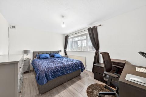3 bedroom flat for sale, Stratfield Road, Borehamwood WD6