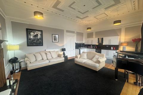 2 bedroom apartment to rent, First Floor Flat, 5 Beaconsfield Road, Glasgow, G12 0PJ