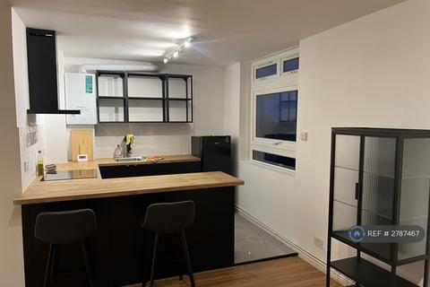 1 bedroom flat to rent, Silverburn House, London, SW9