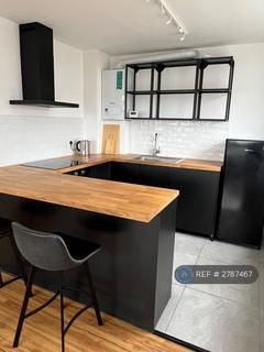 1 bedroom flat to rent, Silverburn House, London, SW9