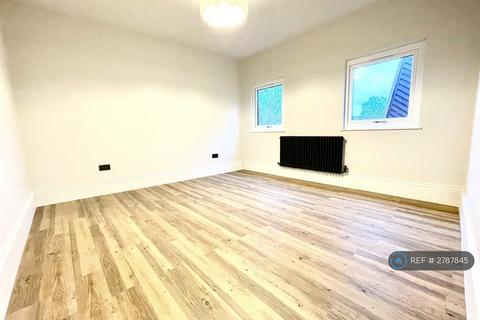 2 bedroom flat to rent, Nether Street, London, N3
