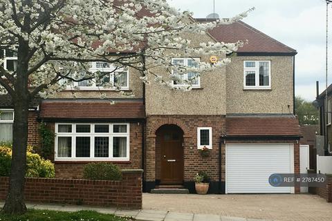 5 bedroom semi-detached house to rent, Buckingham Avenue, London, N20