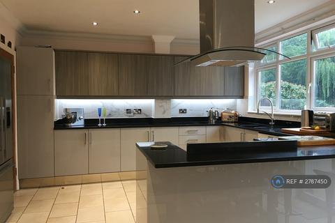 5 bedroom semi-detached house to rent, Buckingham Avenue, London, N20