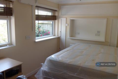 undefined, The Chase, Guildford, GU2
