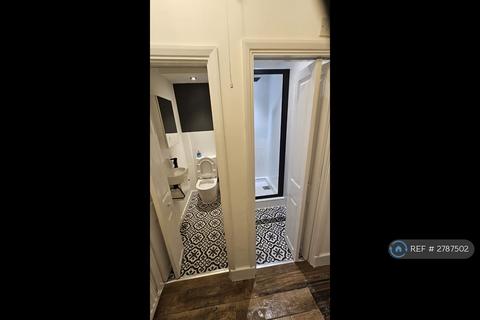 undefined, The Chase, Guildford, GU2