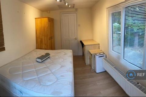 undefined, The Chase, Guildford, GU2