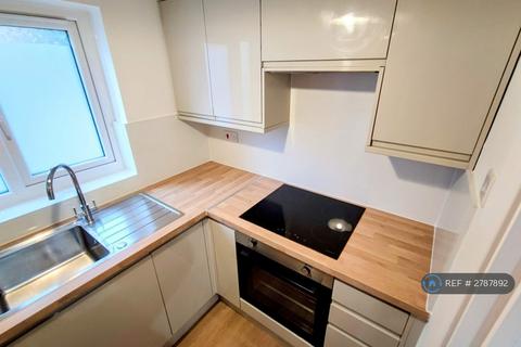 undefined, Maldon Close, London, E15
