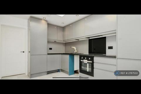 undefined, Park Street Lane, Park Street, St. Albans, AL2