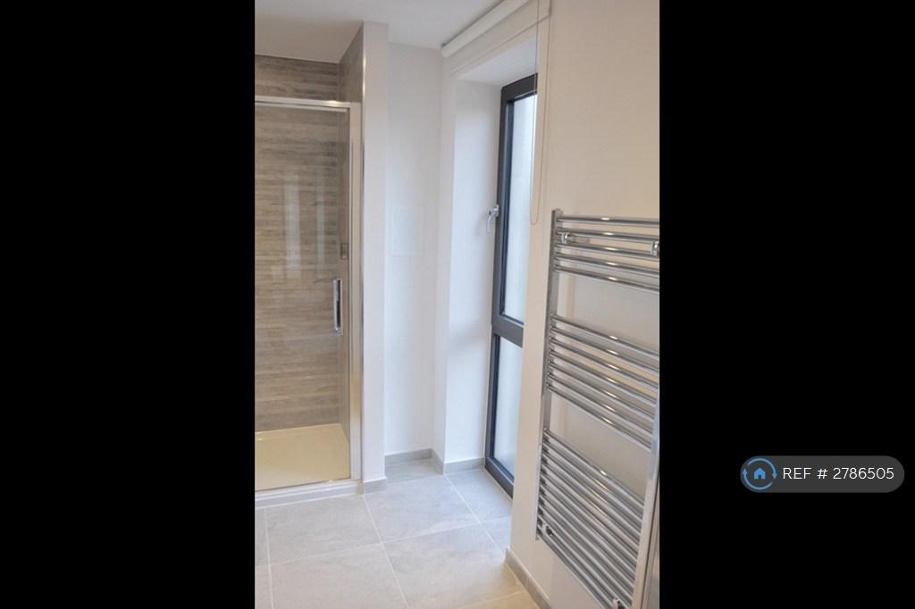 Master Bedroom En Suite
