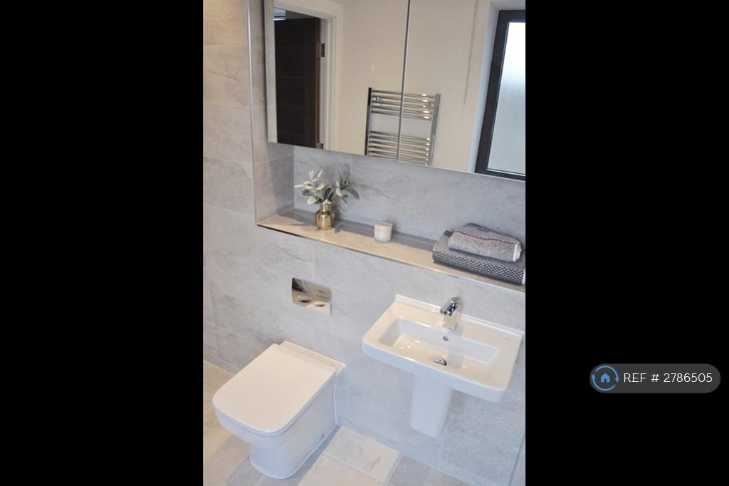 Master Bedroom En Suite