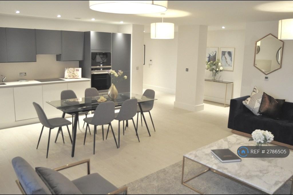 Living Room/Kitchen