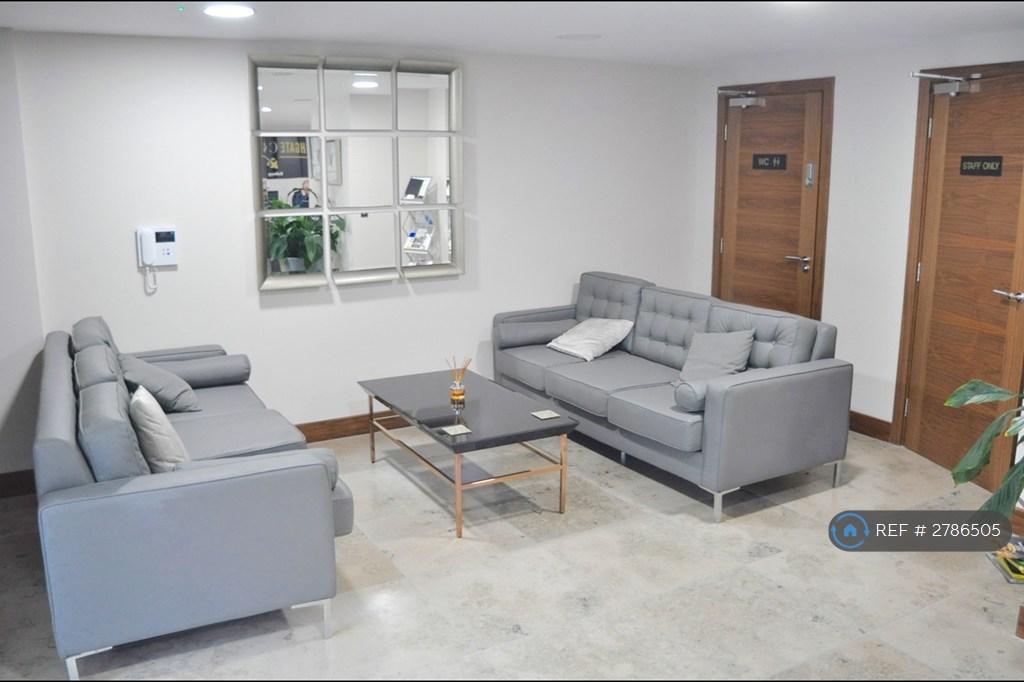 Lobby/Concierge