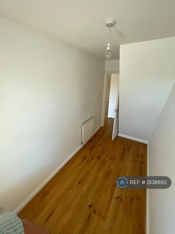 Ist Floor Small Bedroom/Study