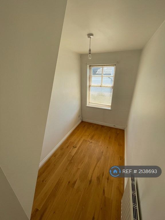 Ist Floor Small Bedroom/Study