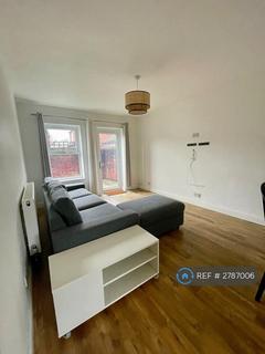1 bedroom flat to rent, Lytton Close, Debden, IG10