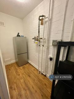1 bedroom flat to rent, Lytton Close, Debden, IG10