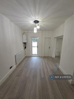 4 bedroom terraced house to rent, Peabody Estate, London, N17