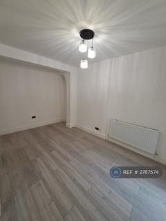 4 bedroom terraced house to rent, Peabody Estate, London, N17