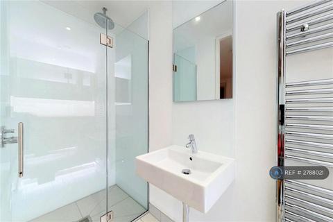 2 bedroom flat to rent, Leonard St, London, EC2A
