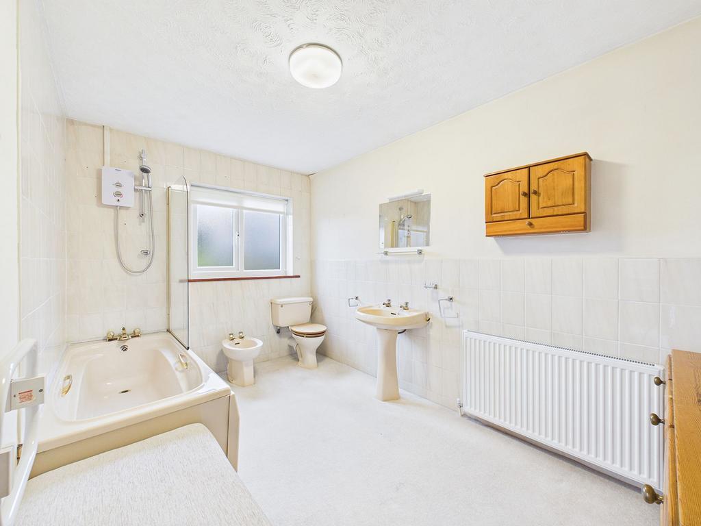 Ensuite Bathroom
