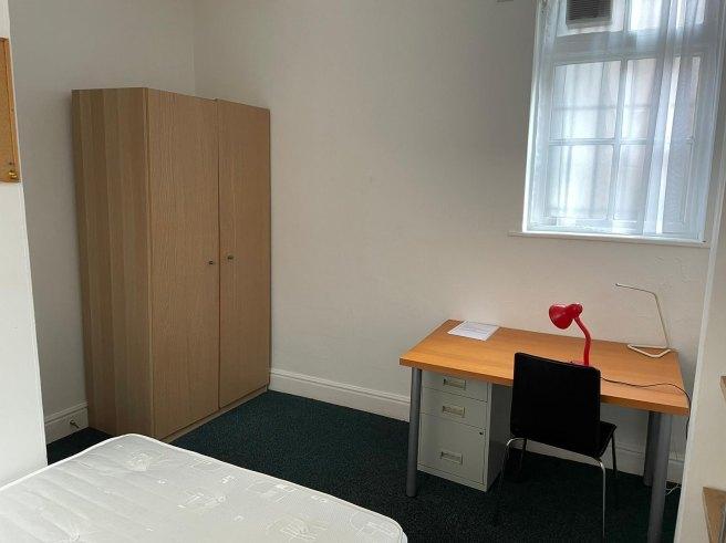St-james-s-street-ng1-6fj-955380