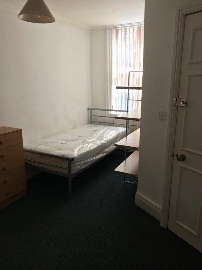St-james-s-street-ng1-6fj-955444