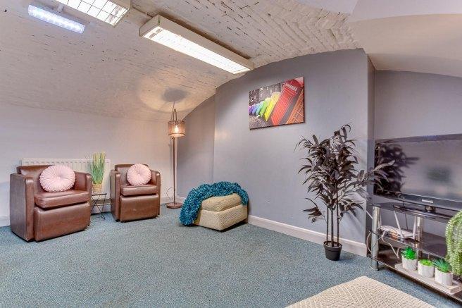 St-james-s-street-ng1-6fj-958733