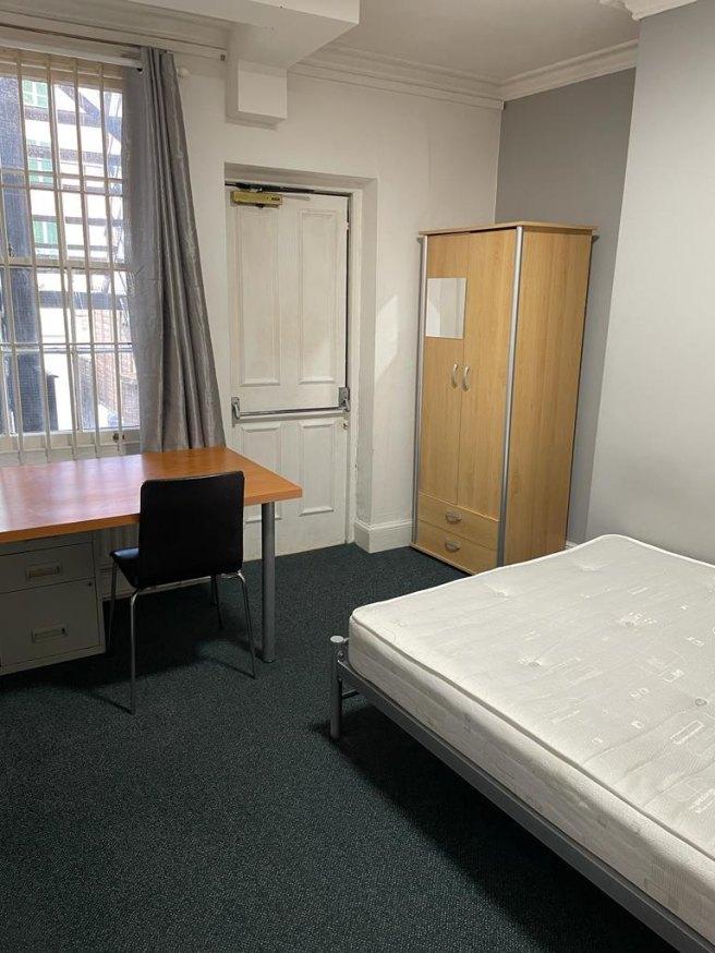 St-james-s-street-ng1-6fj-955448