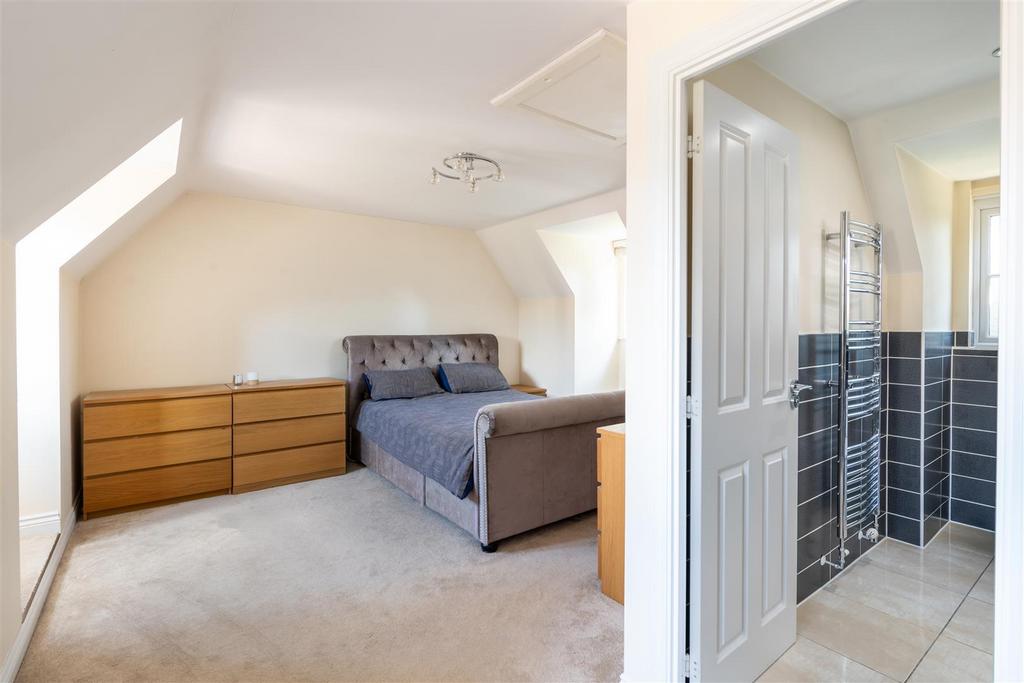 Master Bedroom 2.jpg