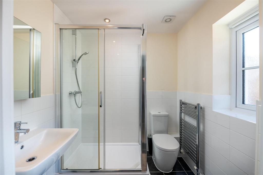 Ensuite Two.jpg