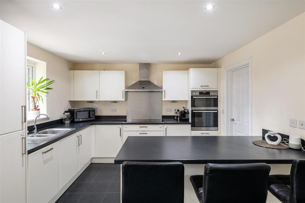 Kitchen 3.jpg